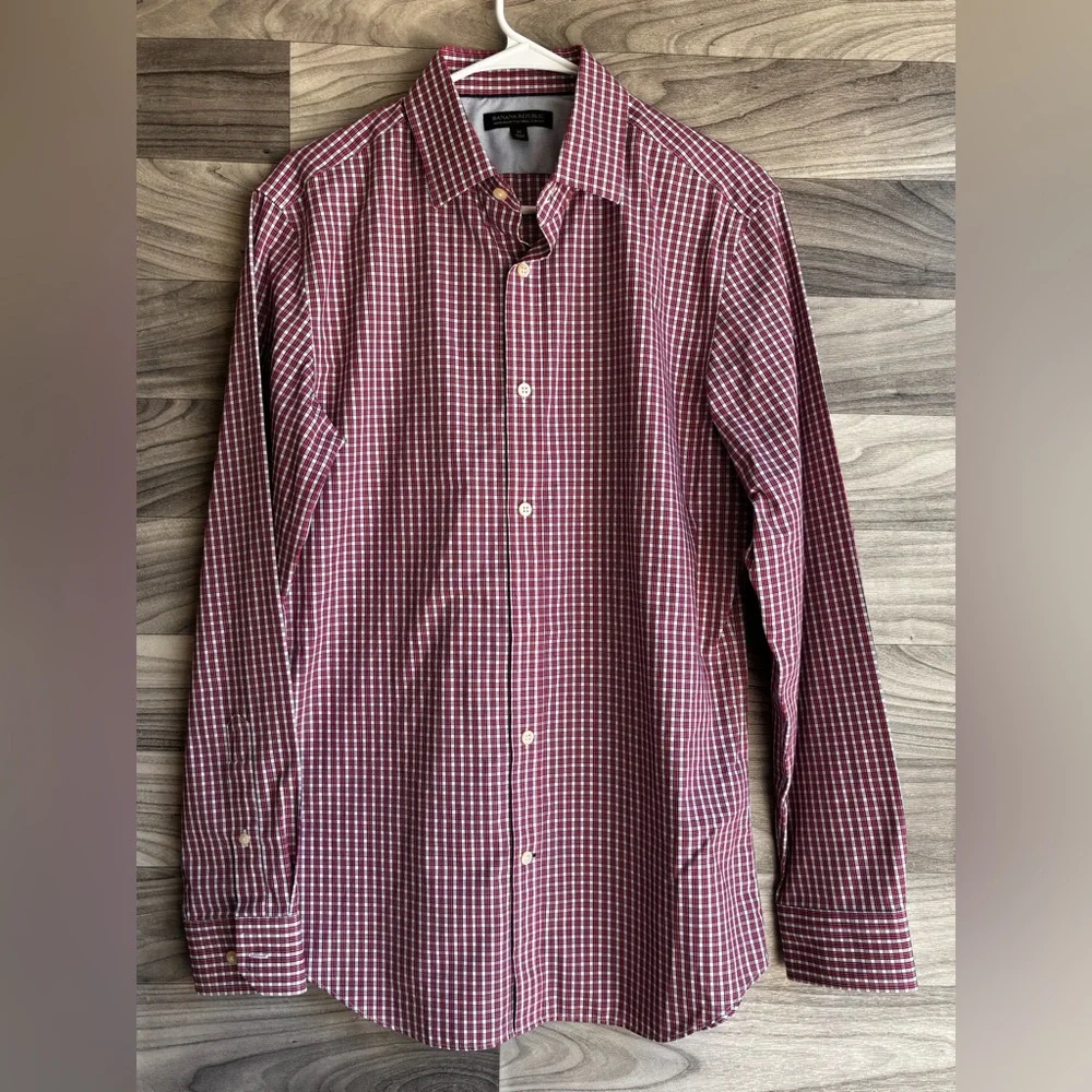Banana Republic Red Casual Button Down Shirt